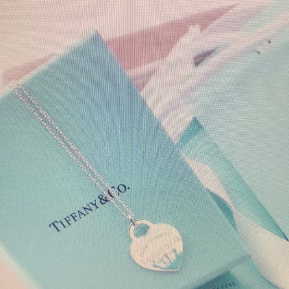 Tiffany & Co Silver Heart Pendant Necklace